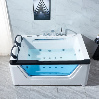 Hydro-massage 16 jets — 8 grandes buses et 8 petites